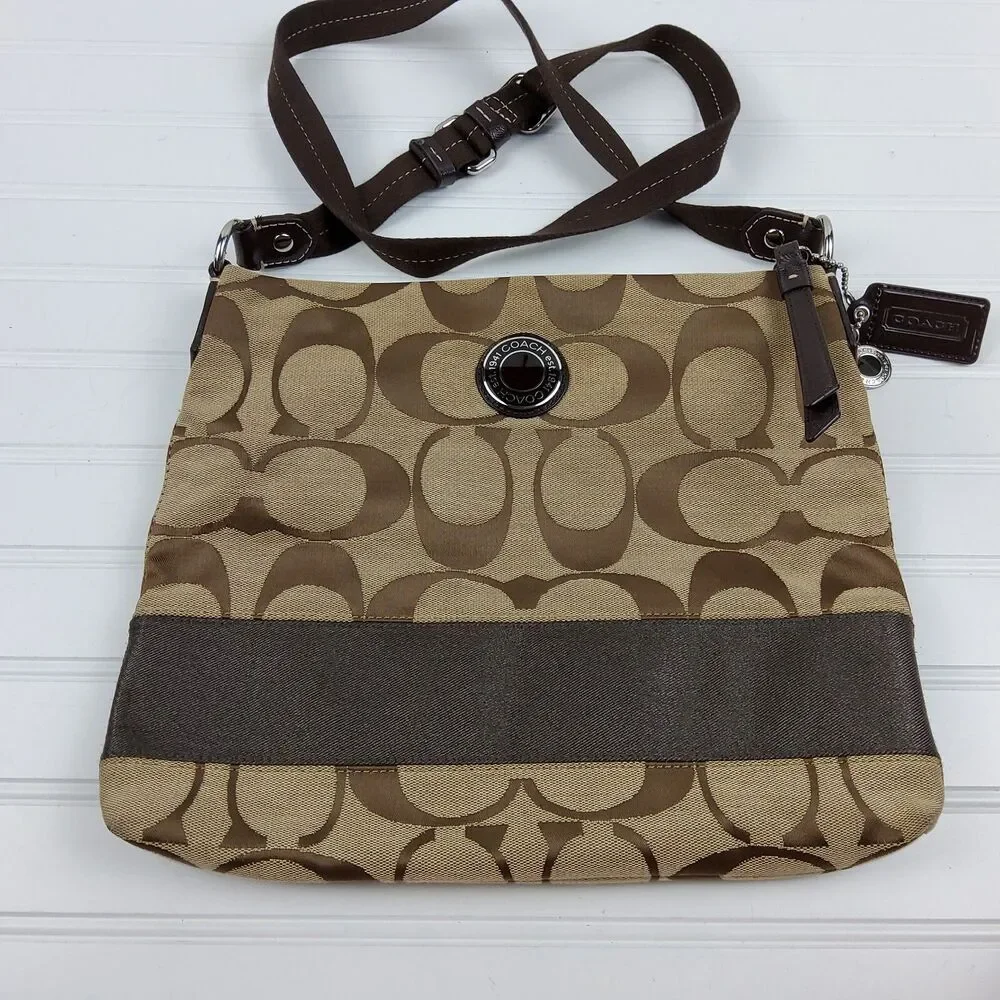 Coach Signature F19220 Crossbody Shoulder Handbag Purse Brown
